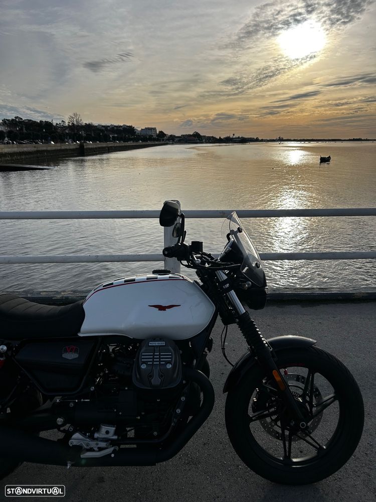 Moto Guzzi V7 Stone Ten Nova - 19