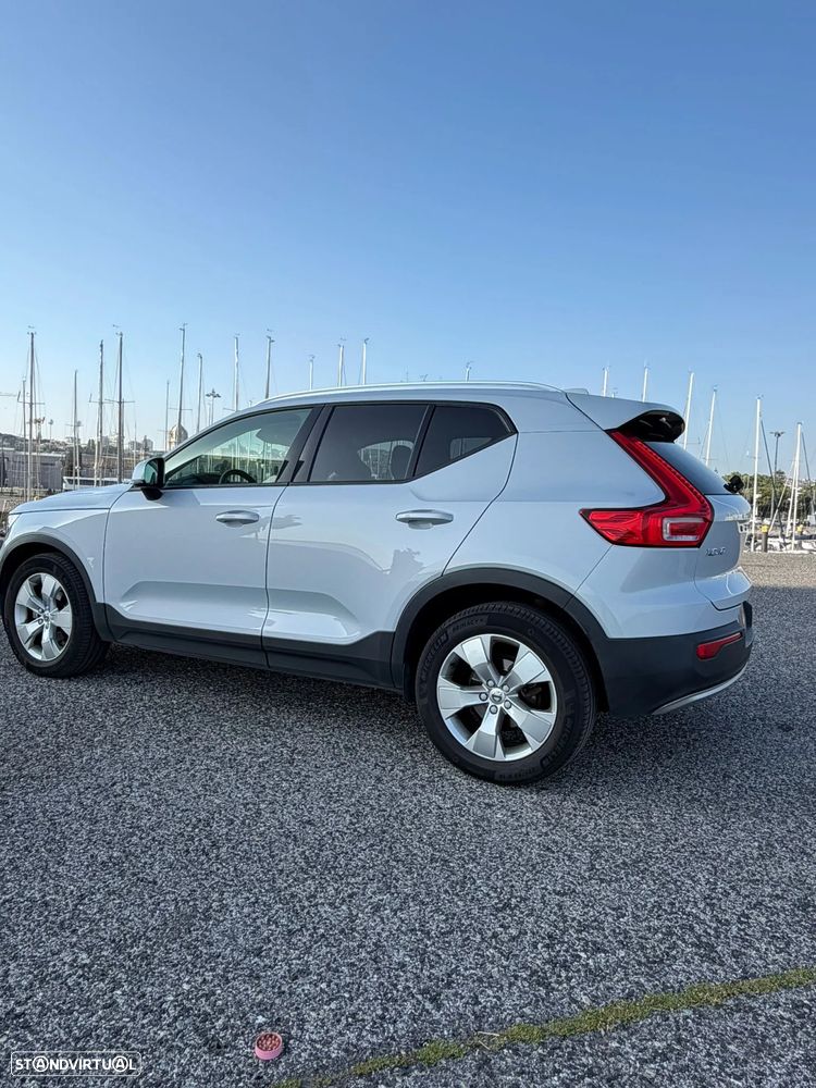 Volvo XC 40 1.5 T3 Momentum Geartronic - 22