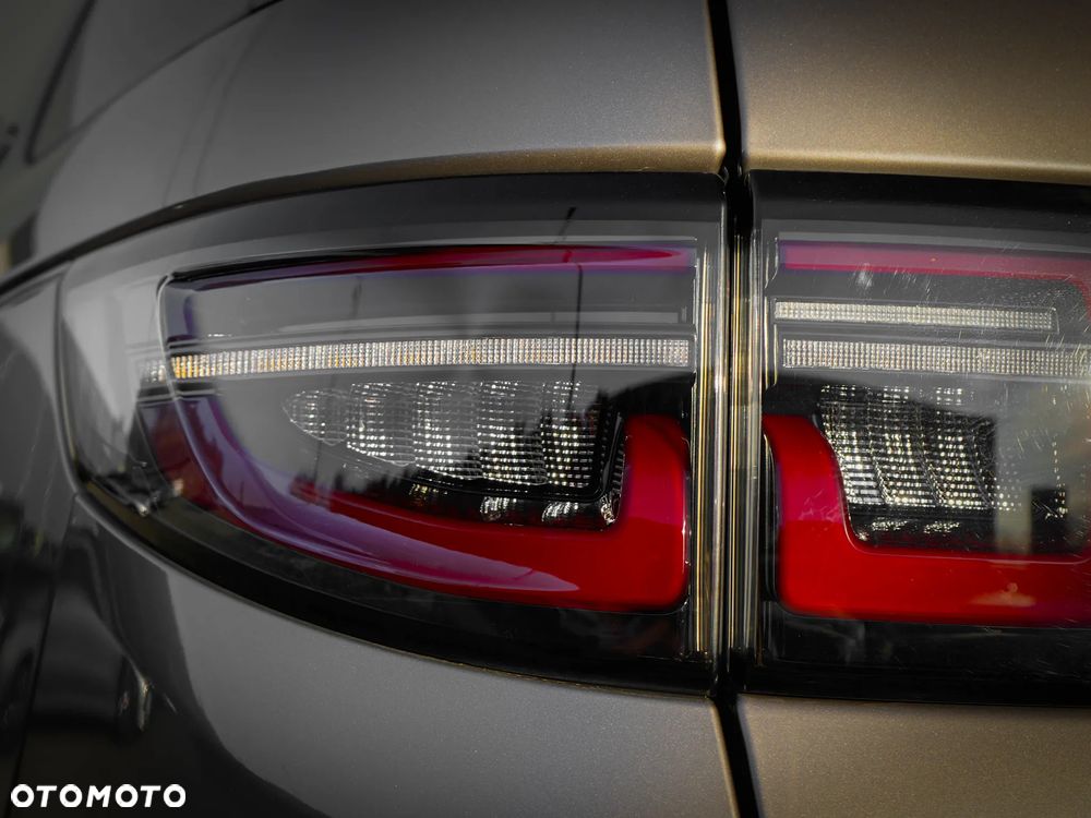 Land Rover Discovery Sport - 11