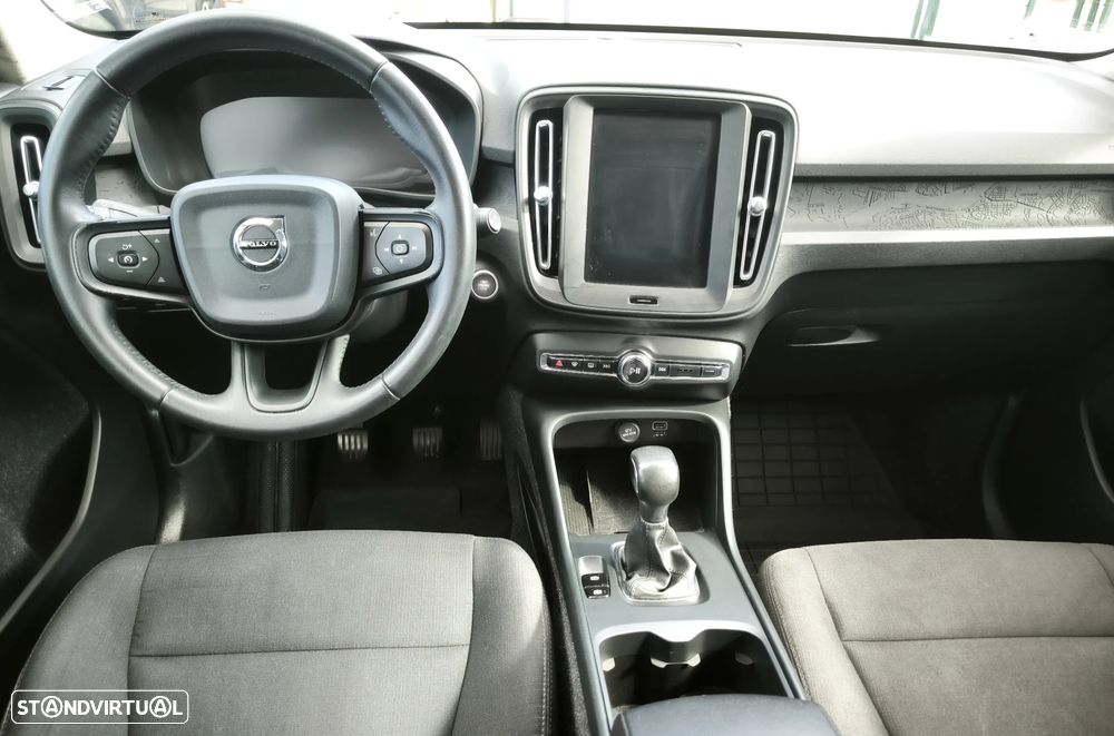Volvo XC 40 1.5 T3 Tech Edition - 17