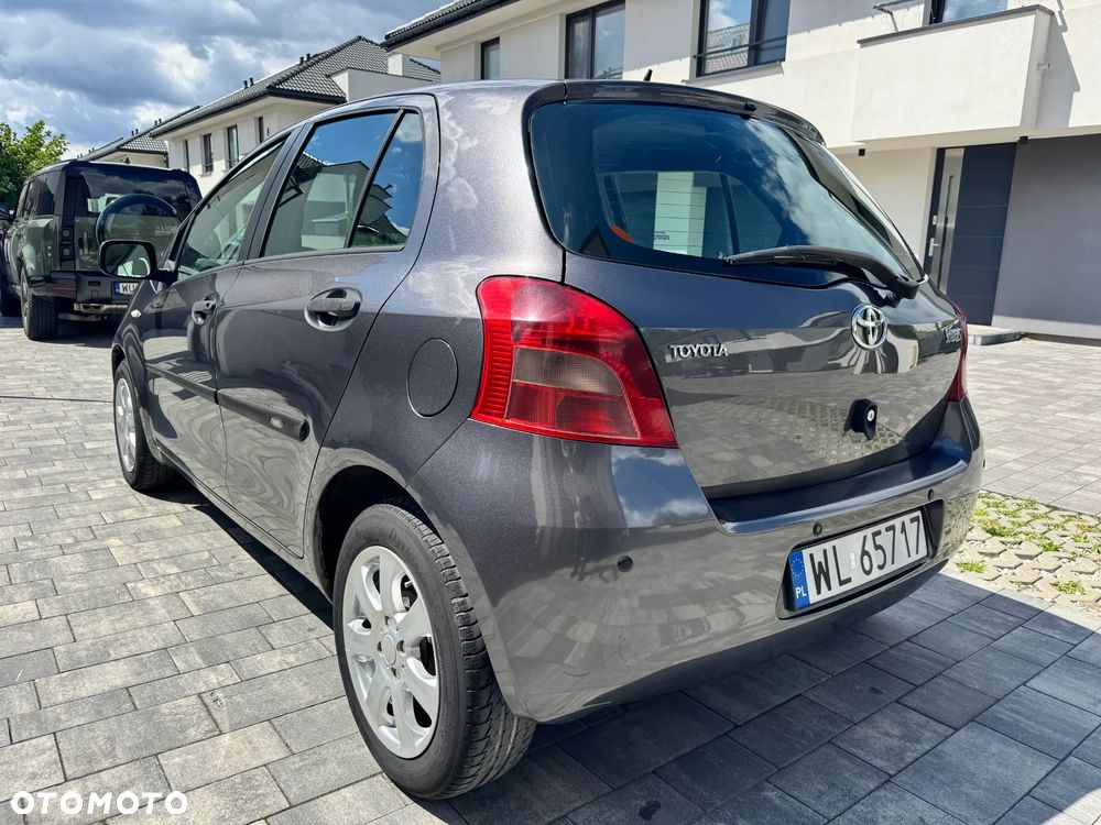 Toyota Yaris 1.3 Luna A/C - 8