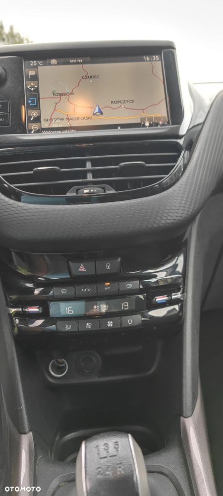 Peugeot 2008 1.6 BlueHDi Style - 12