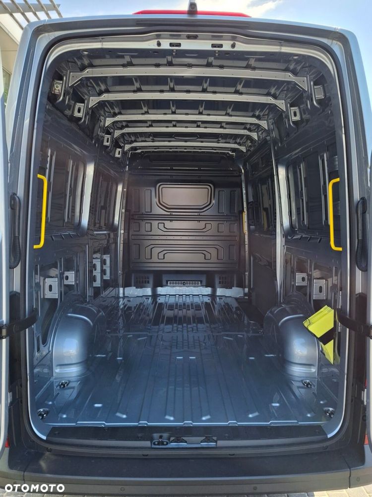 Volkswagen Crafter - 13
