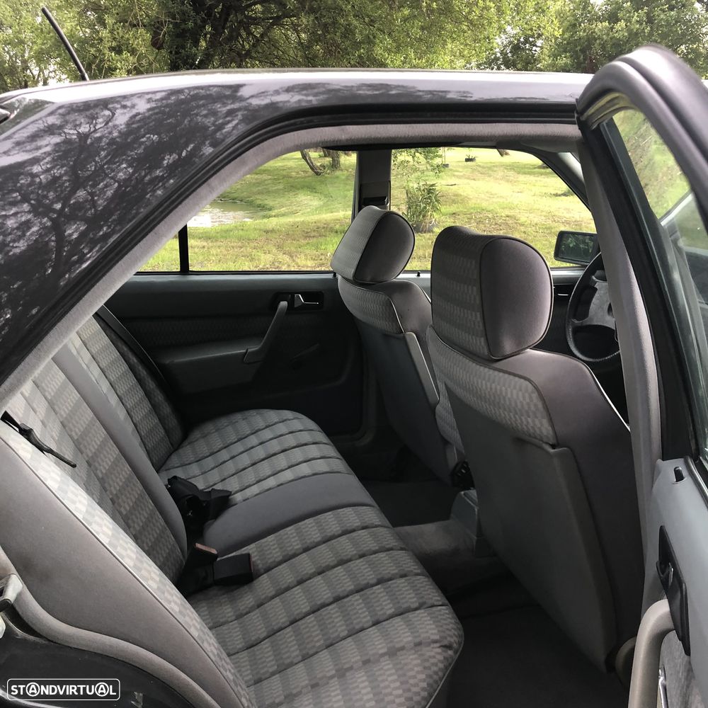 Mercedes-Benz W201 (1982-1993) 190 E 2.0 - 14