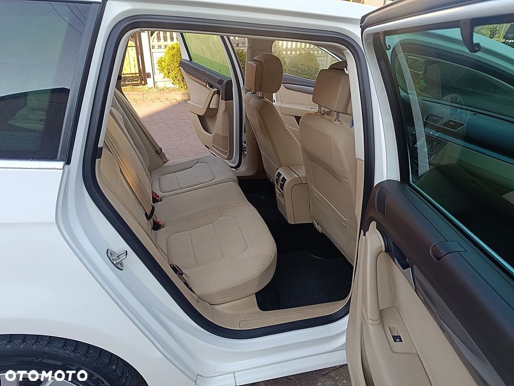 Volkswagen Passat 2.0 TDI Highline - 14