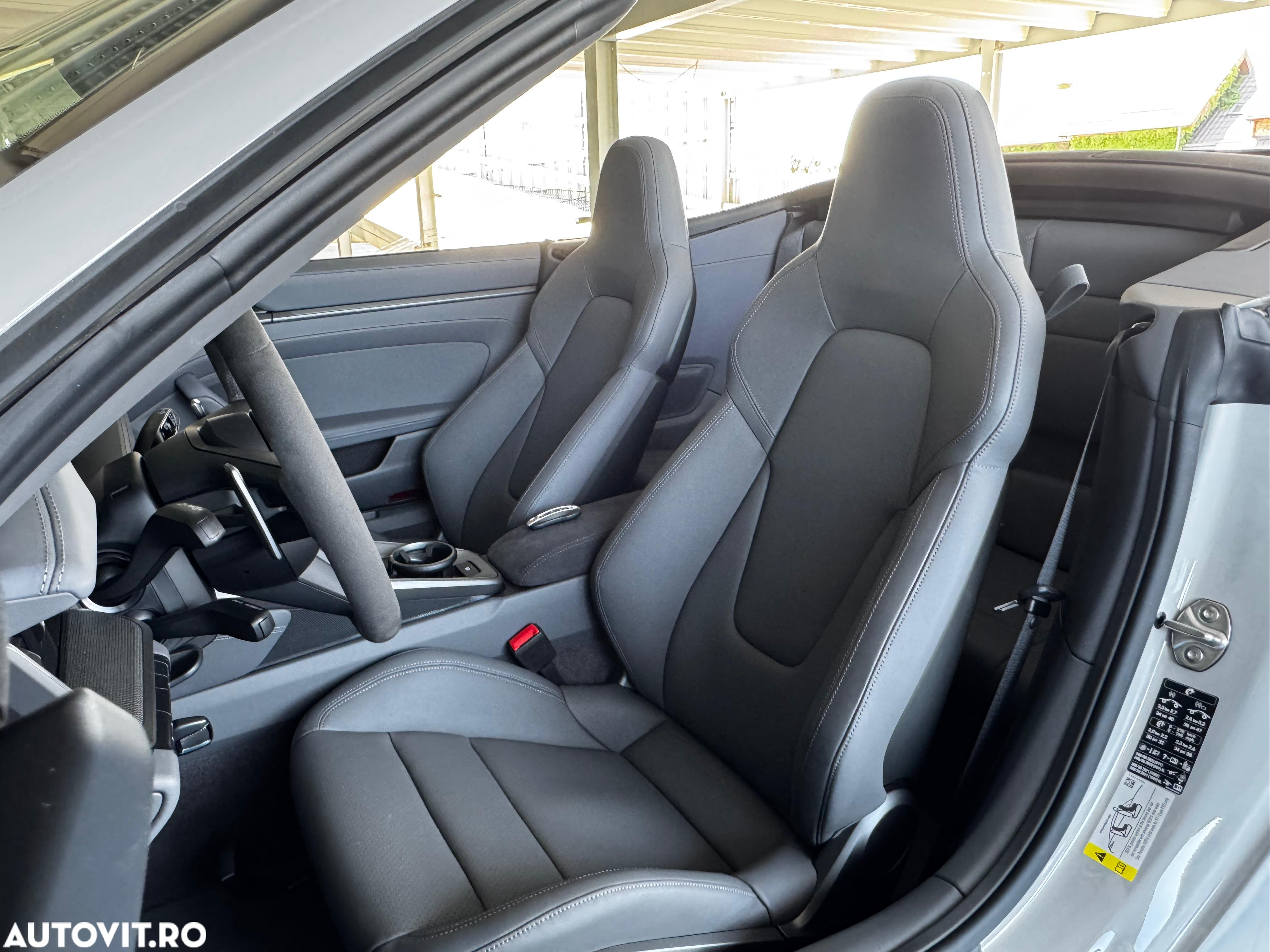 Porsche 911 Carrera 4S Cabriolet PDK - 29