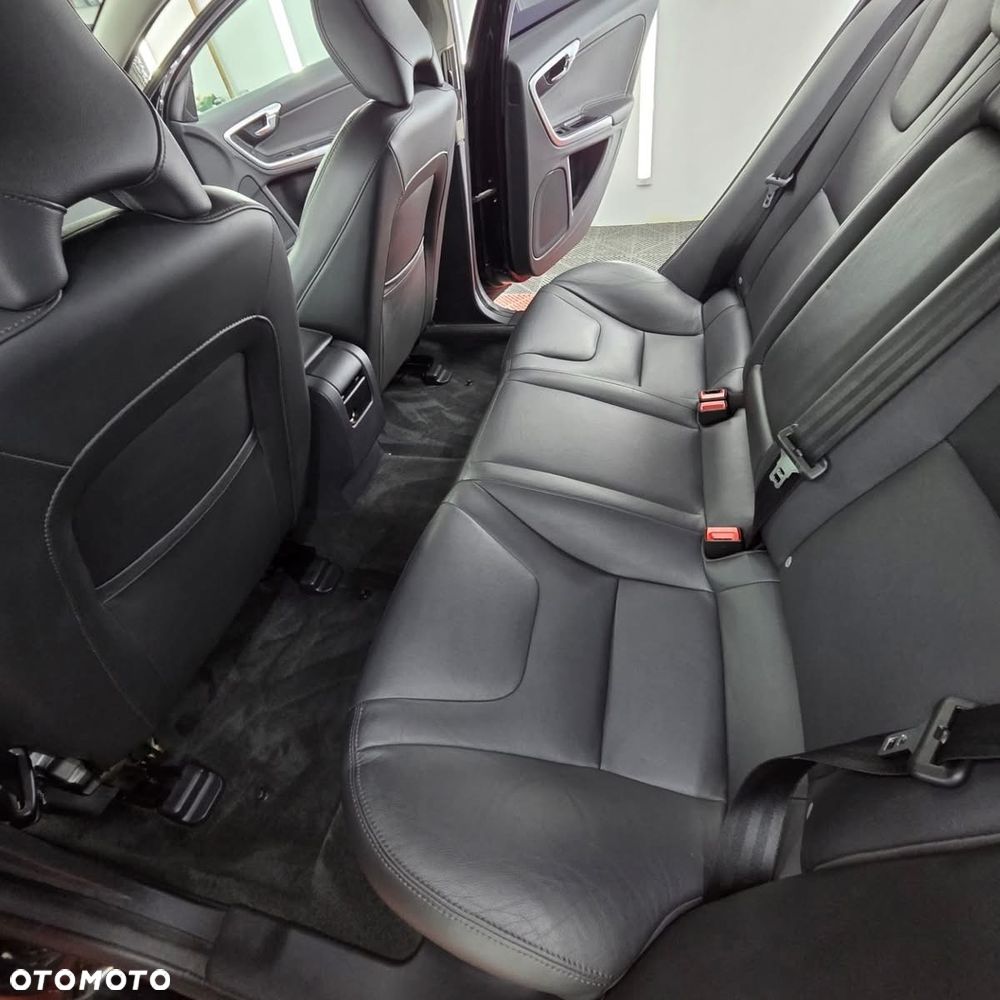 Volvo S60 D2 Drive-E Momentum - 9