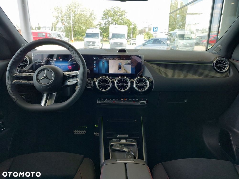 Mercedes-Benz GLA - 11
