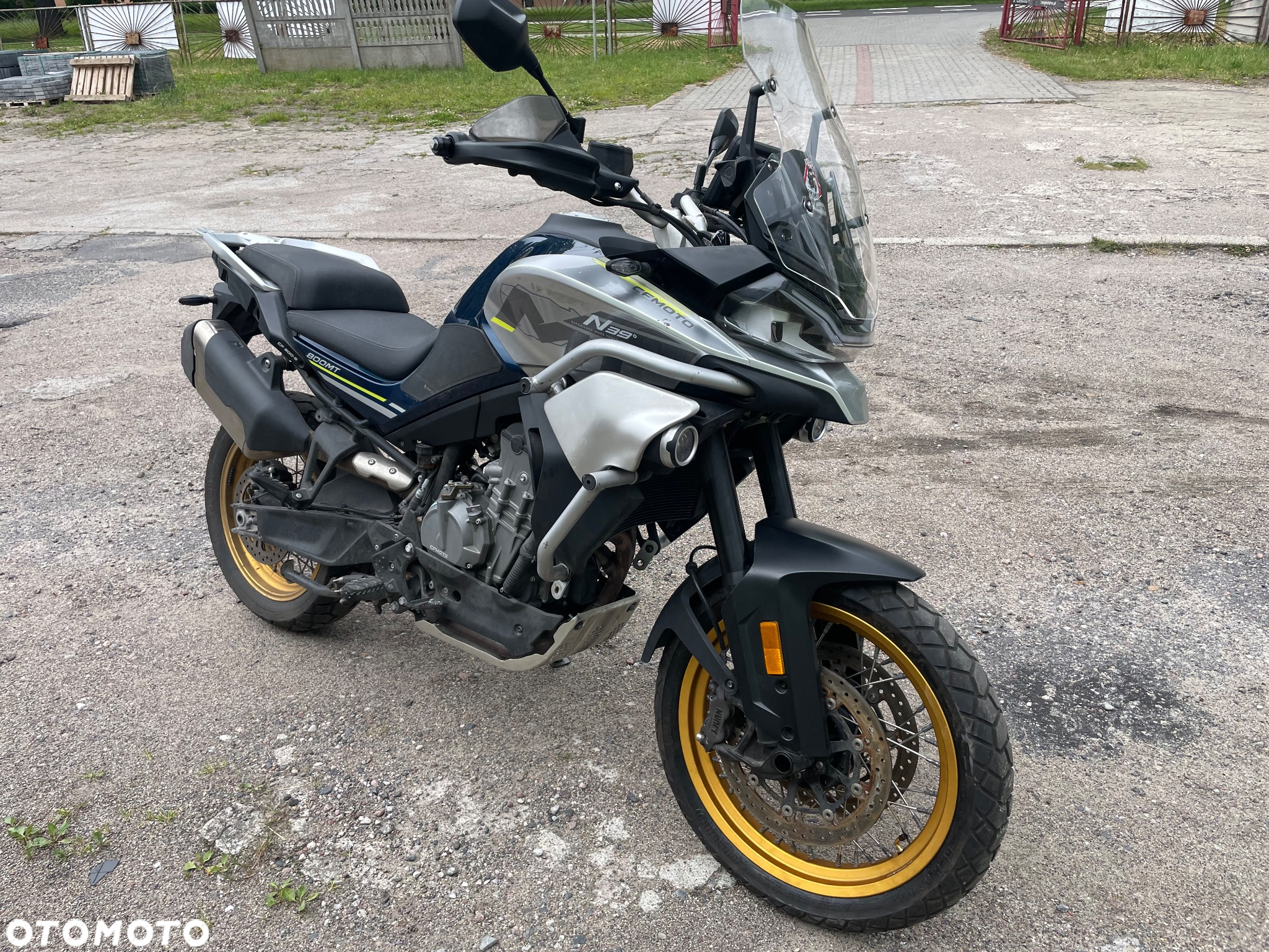 CFMoto 800MT Touring - 2
