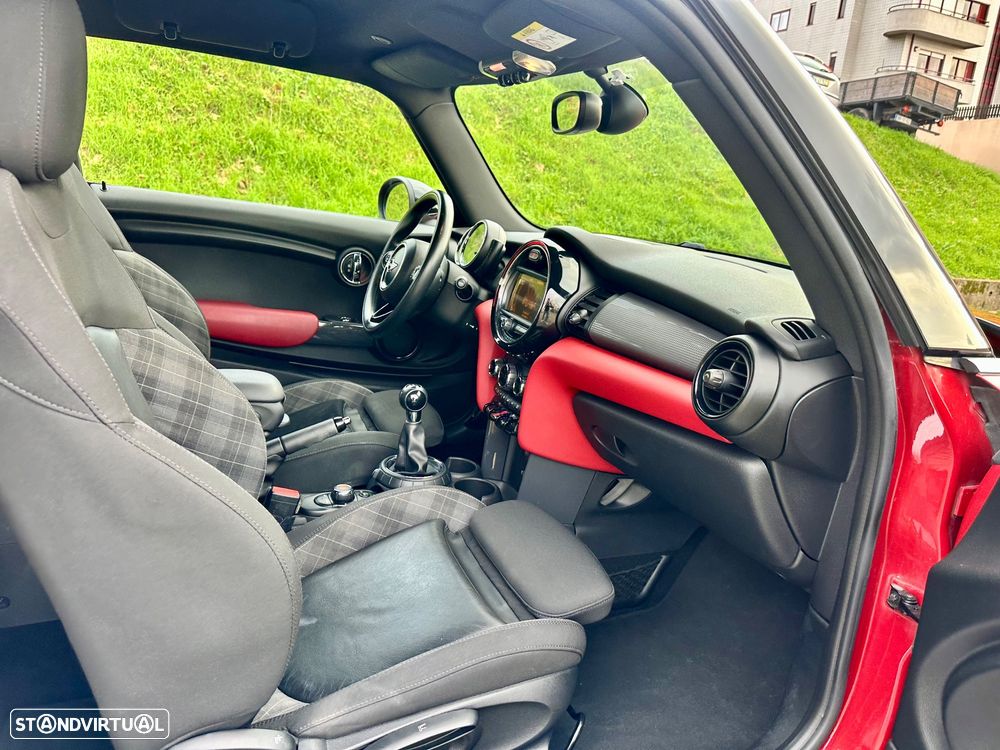 MINI 3 Portas Cooper D - 32