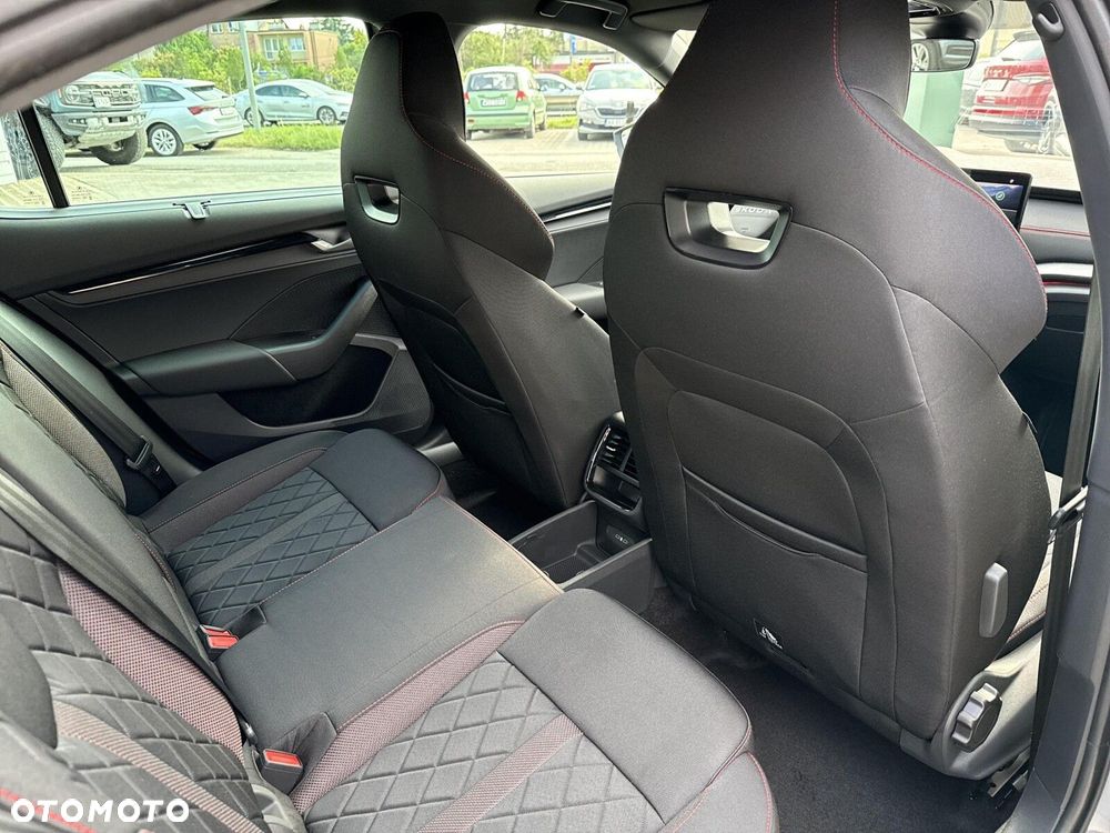 Skoda Octavia 2.0 TSI RS DSG - 21