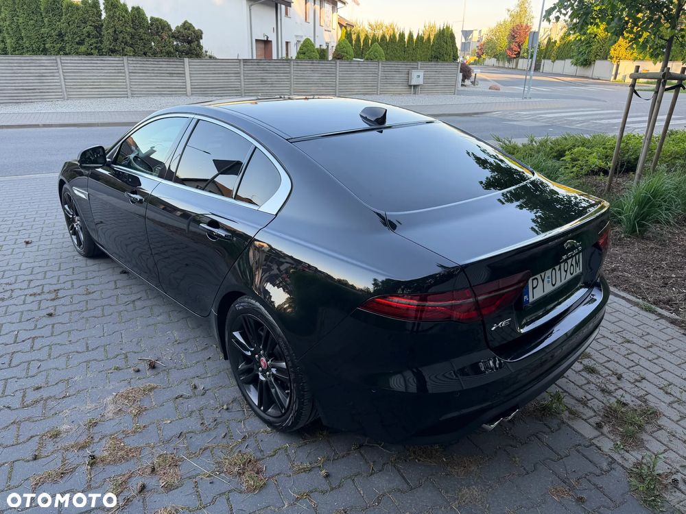 Jaguar XE 2.0 D200 mHEV AWD R-Dynamic S - 29