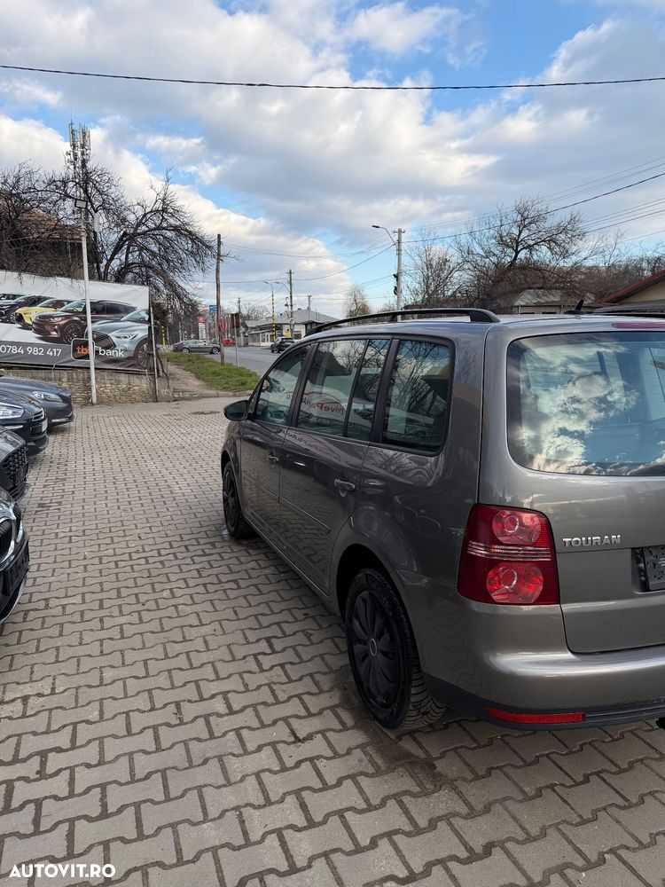 Volkswagen Touran 1.9 TDI Conceptline - 10