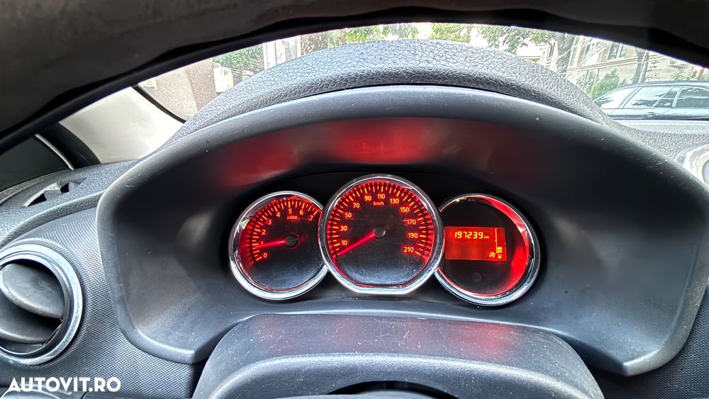 Dacia Logan 0.9 TCe Laureate - 9