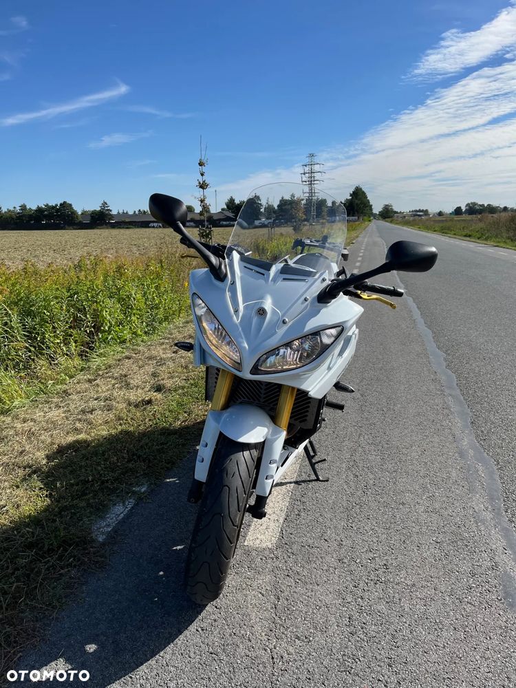 Yamaha FZ8 - 11