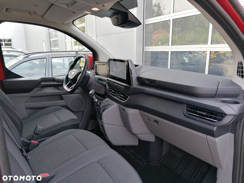 Ford CUSTOM VAN LIMITED - 23