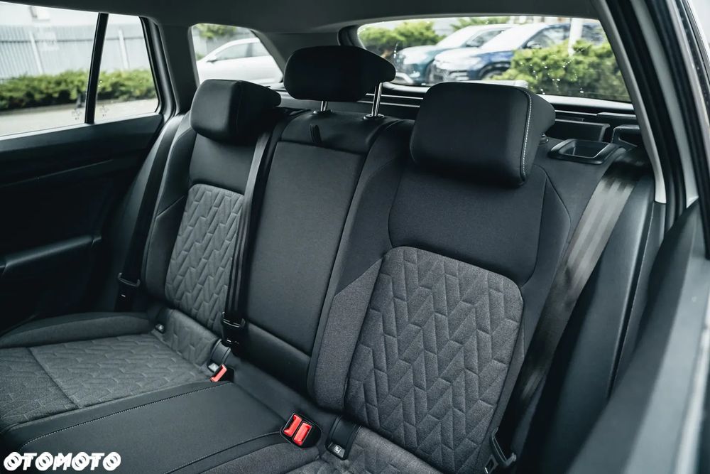 Volkswagen Golf - 22