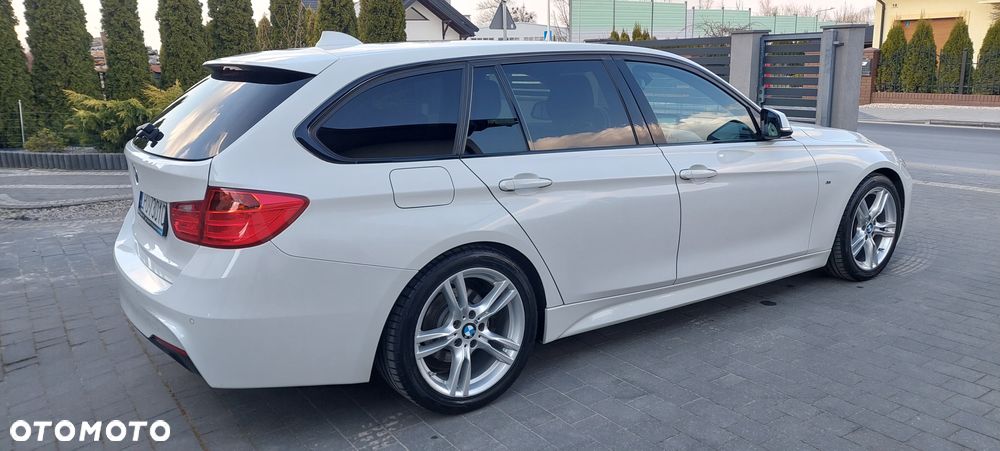 BMW Seria 3 325d Sport-Aut - 24