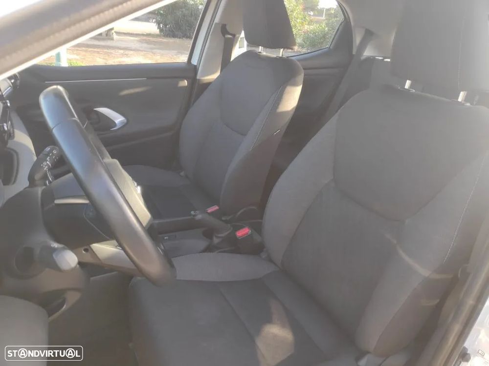 Toyota Yaris 1.0 VVT-i Comfort Plus - 11