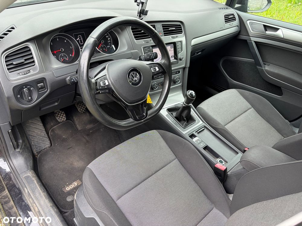 Volkswagen Golf - 18