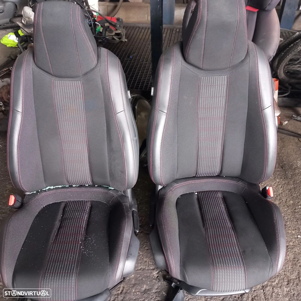 Conjunto bancos e forras Peugeot 308 GT Line carrinha7 - 1