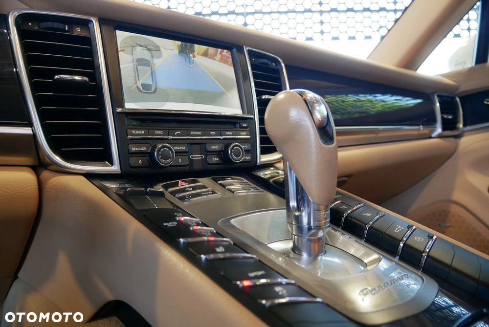 Porsche Panamera 4 - 26