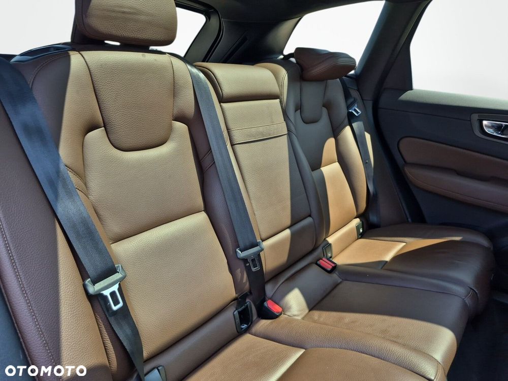 Volvo XC 60 - 16