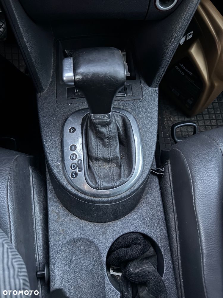 Volkswagen Touran 2.0 TDI DPF Highline DSG - 17