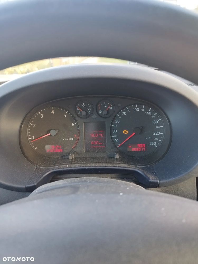 Audi A3 3-drzwiowe 1.6 FSI Ambiente - 8