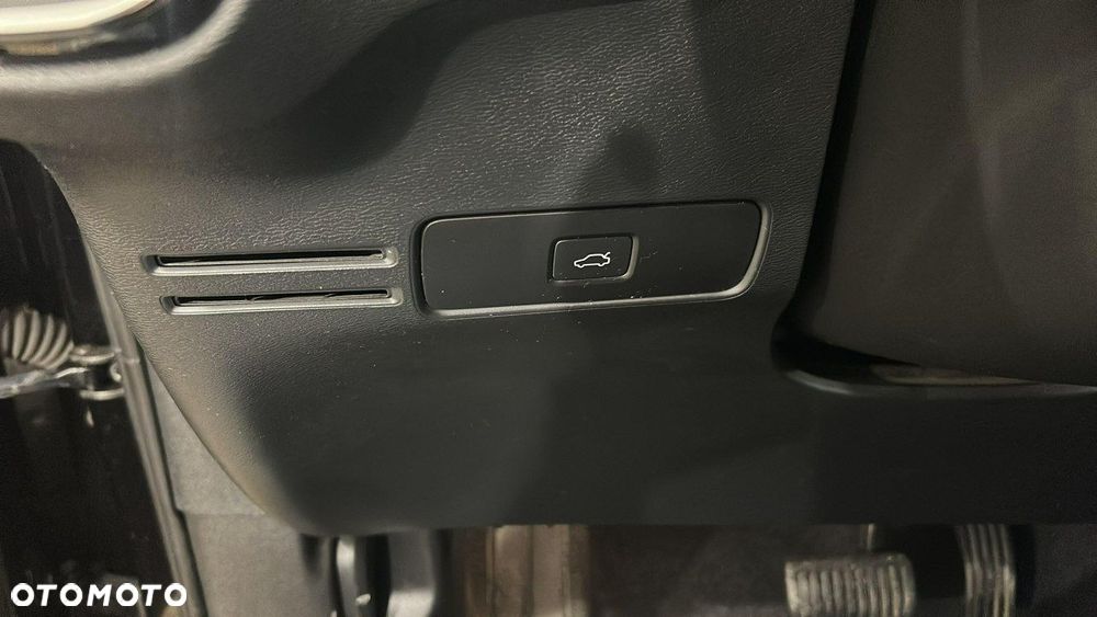 Volvo XC 40 B3 Core - 26