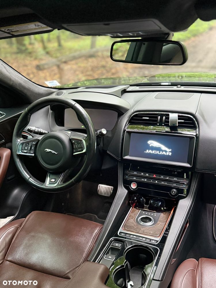 Jaguar F-Pace 3.0 V6 AWD S - 9