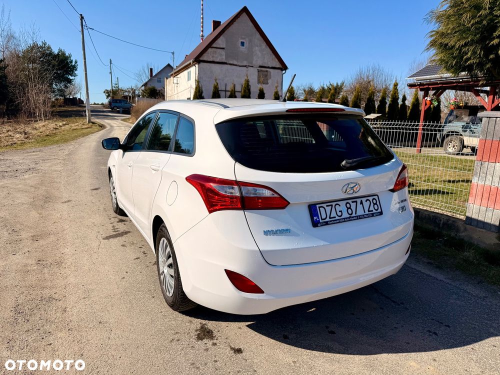 Hyundai i30 blue 1.6 CRDi Classic - 7