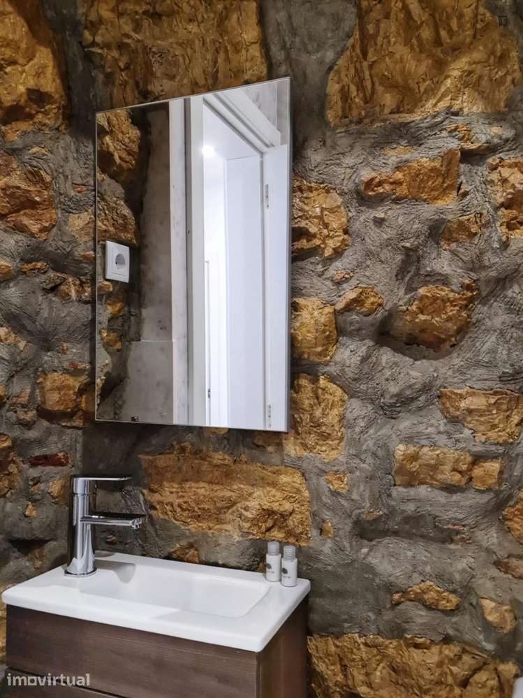 Quarto - localizado em Baixa Coimbra - Grande imagem: 5/9