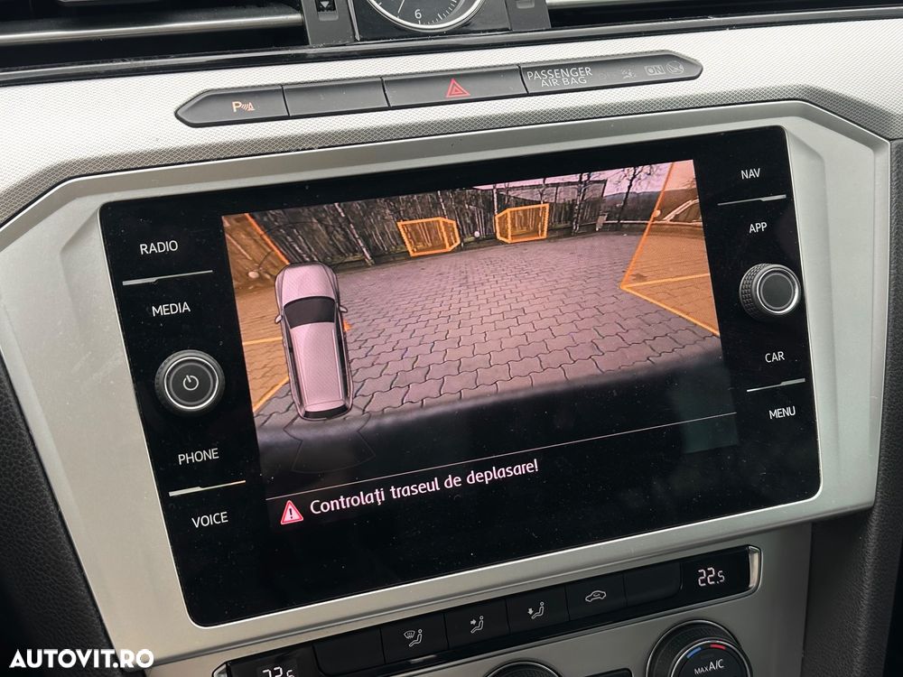 Volkswagen Passat 1.6 TDI SCR DSG Comfortline - 32