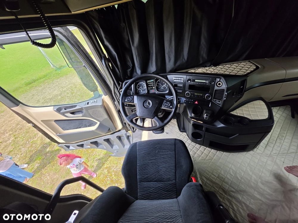 Mercedes-Benz Actros - 23