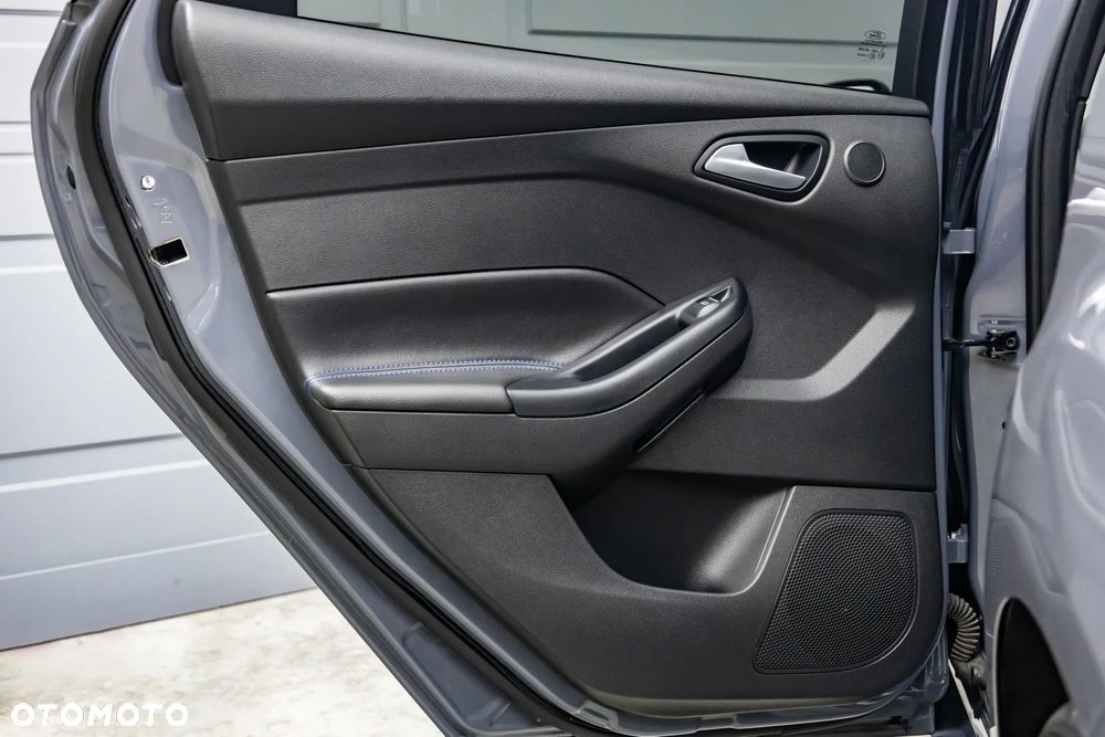 Ford Focus - 32