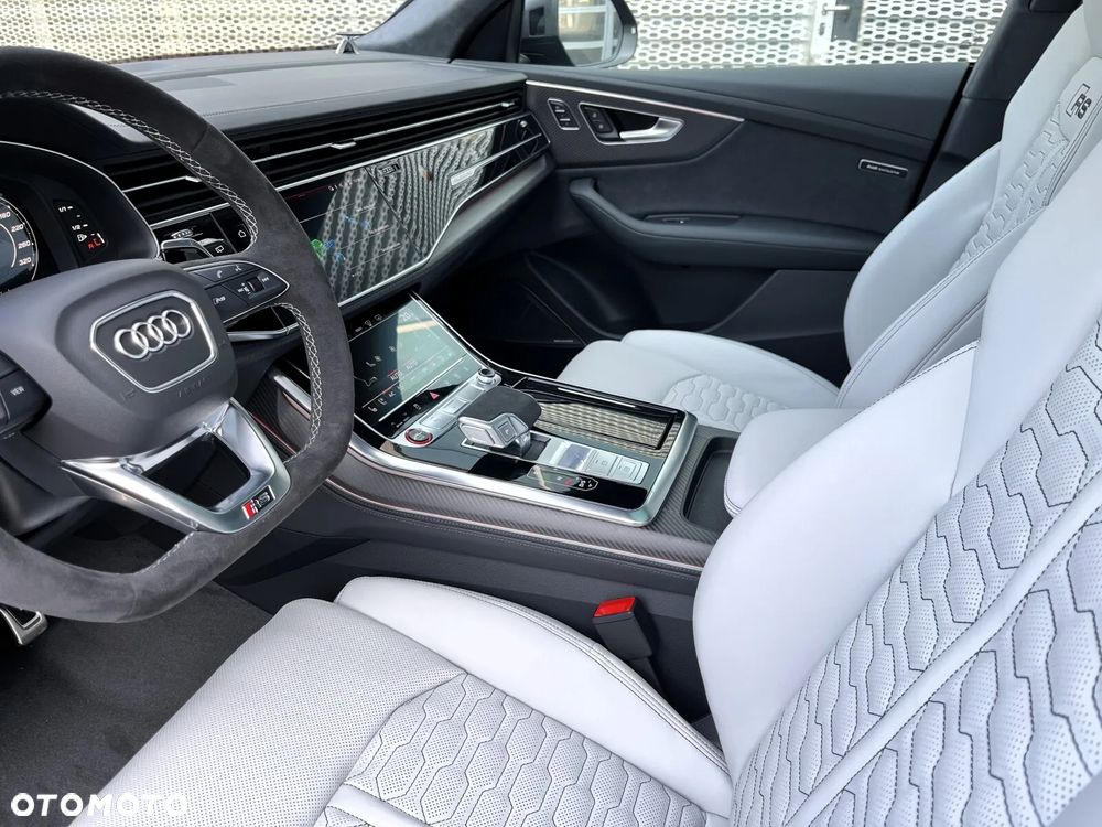 Audi RS Q8 - 26