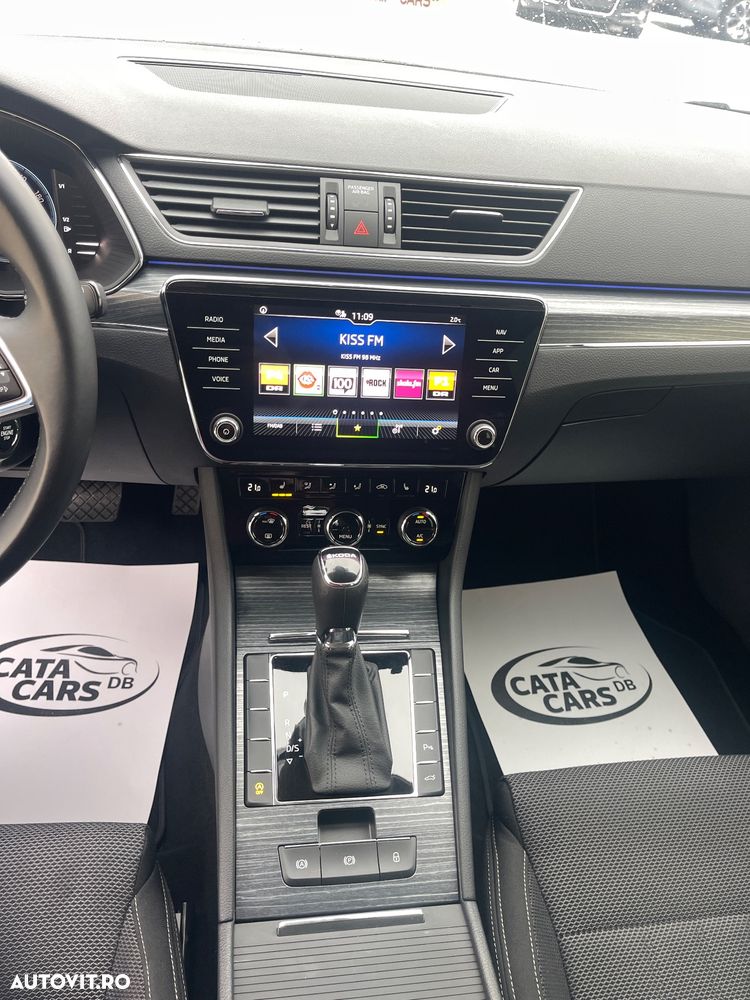 Skoda Superb 2.0 TDI DSG Premium Edition - 32