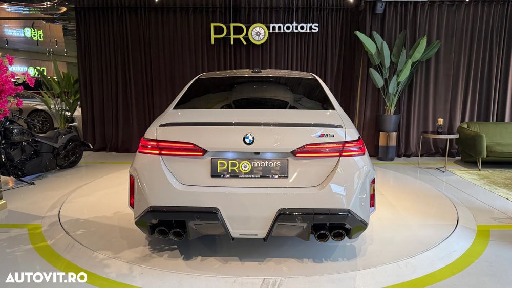 BMW M5 xDrive - 8