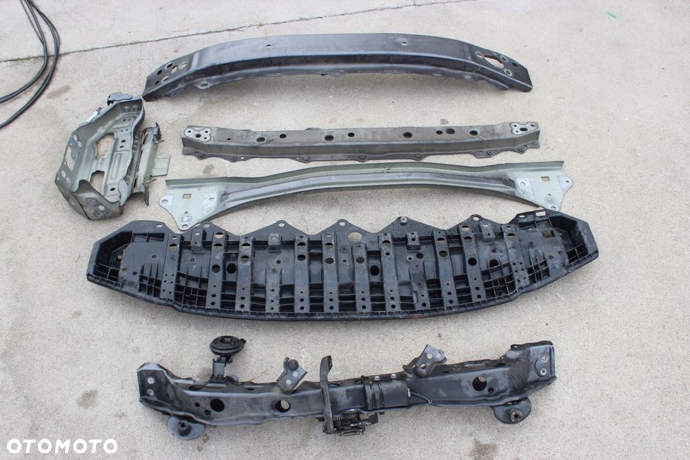 Belka Belki Przednie Strefa Toyota Yaris III Lift - 1