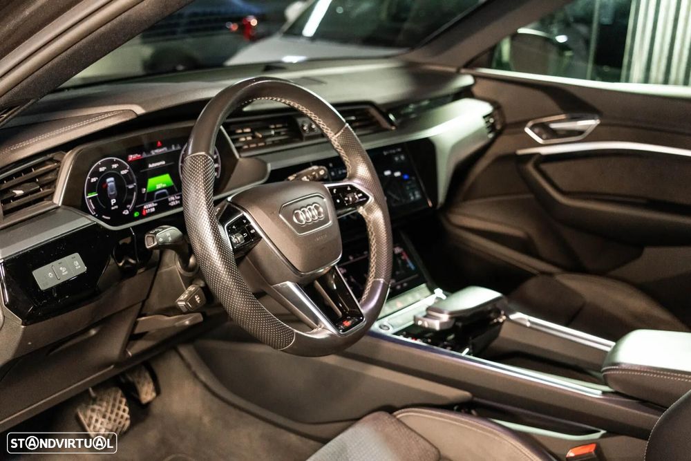 Audi e-tron 55 quattro - 16