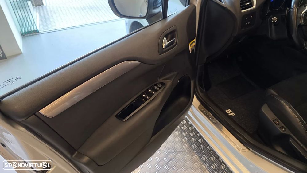 Citroën C4 1.6 e-HDi Exclusive CMP6 - 33