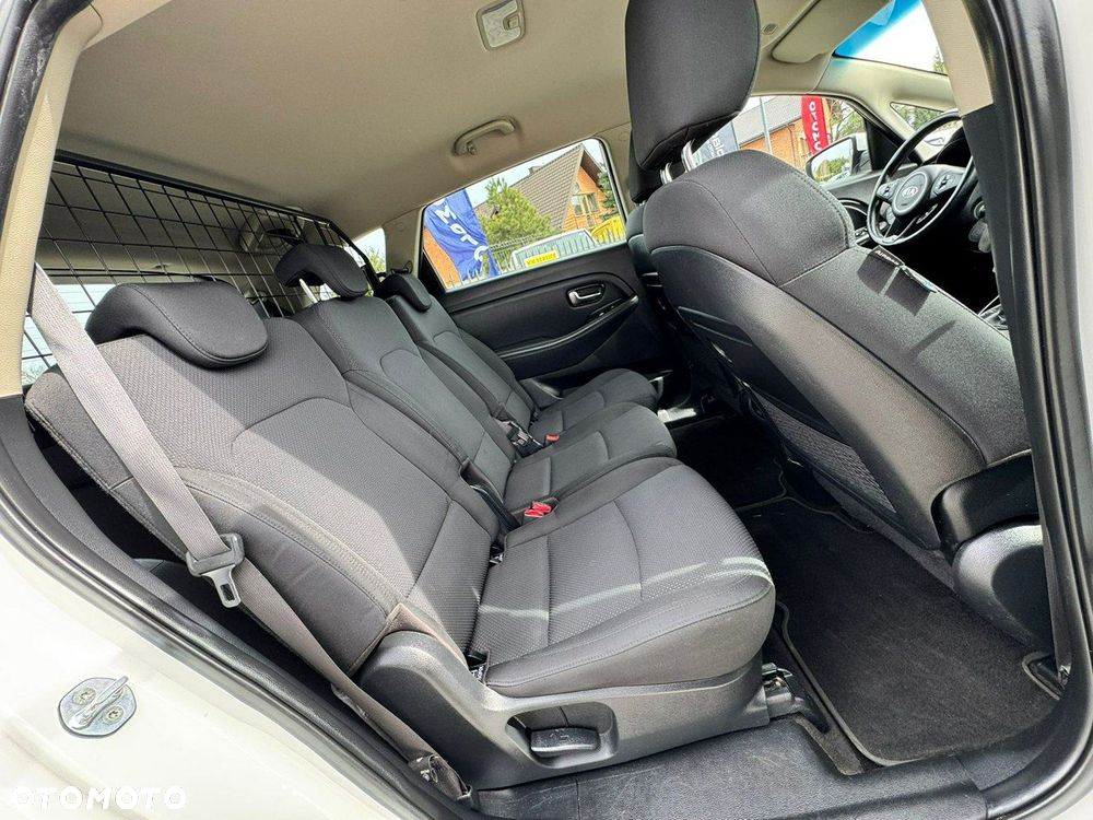 Kia Carens 1.6 GDI Dream-Team Edition - 26