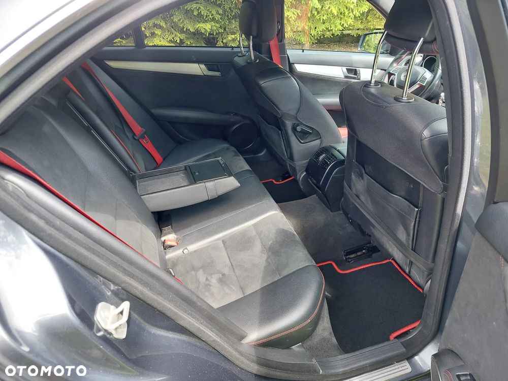 Mercedes-Benz Klasa C 250 (BlueTEC) d 4Matic 7G-TRONIC AMG Line - 3