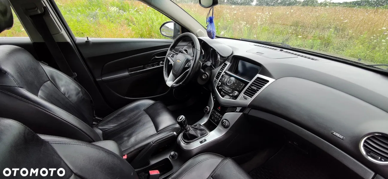 Chevrolet Cruze 1.8 LTZ+ - 9