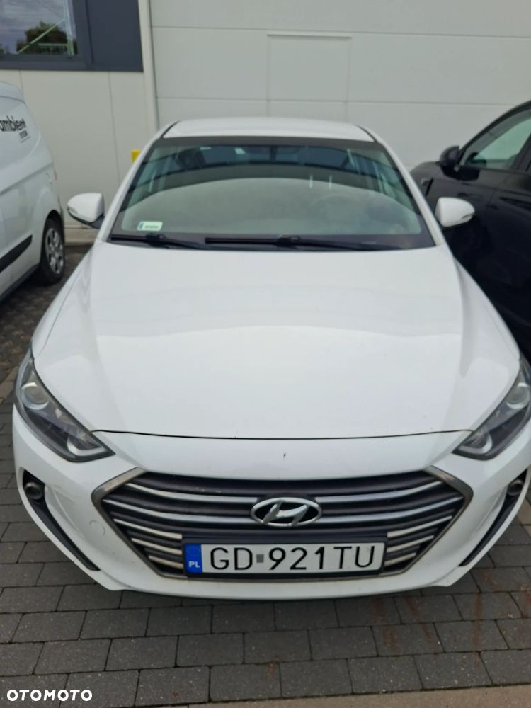 Hyundai Elantra 1.6 Classic Plus - 5