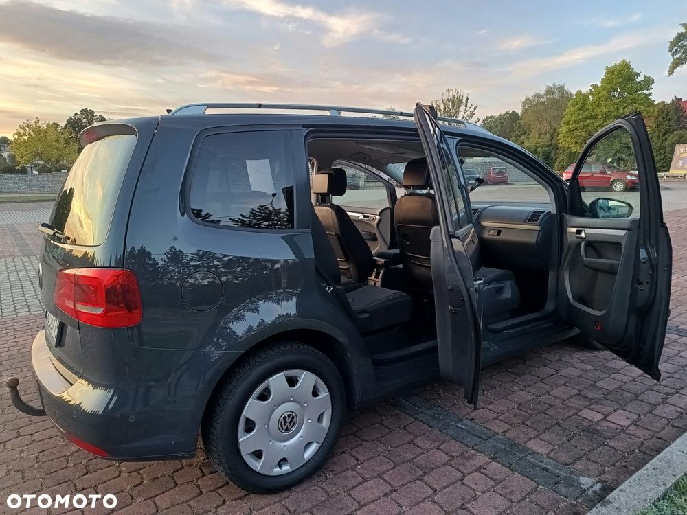 Volkswagen Touran 2.0 TDI DPF Highline - 16