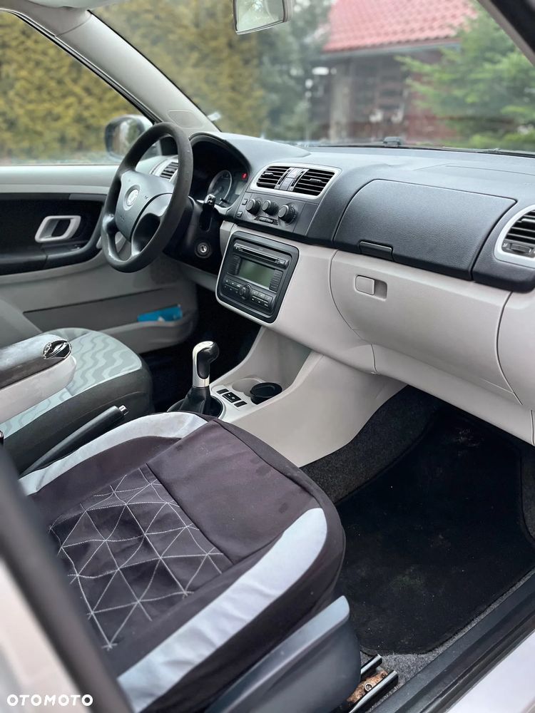 Skoda Fabia 1.2 HTP Ambiente - 17