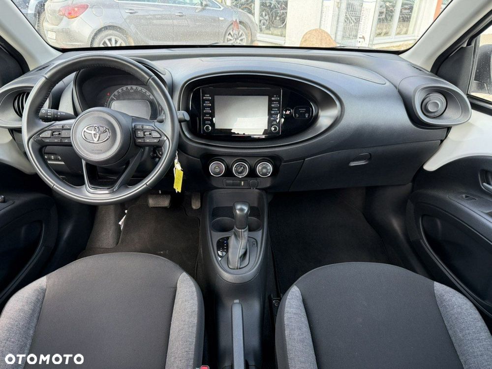 Toyota Aygo X S-CVT Black&White - 15