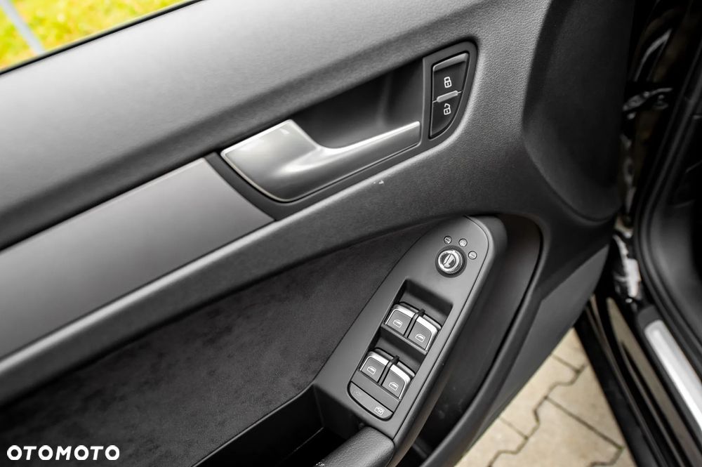 Audi A4 Avant 2.0 TDI Quattro Line S tronic - 33